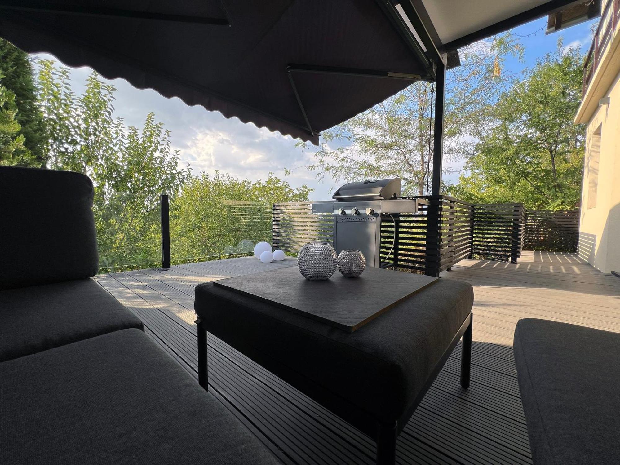 Pergola House In A Green Oasis With Fantastic View Apartment Petrovaradin Luaran gambar